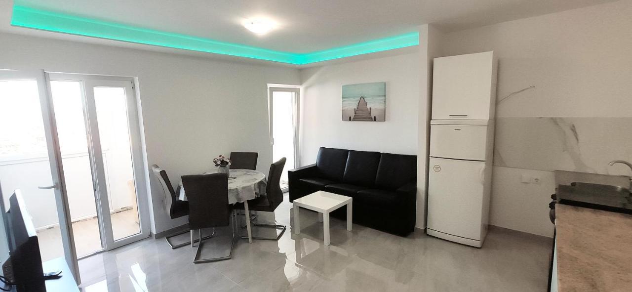 Apartment Dolores Makarska Exterior photo
